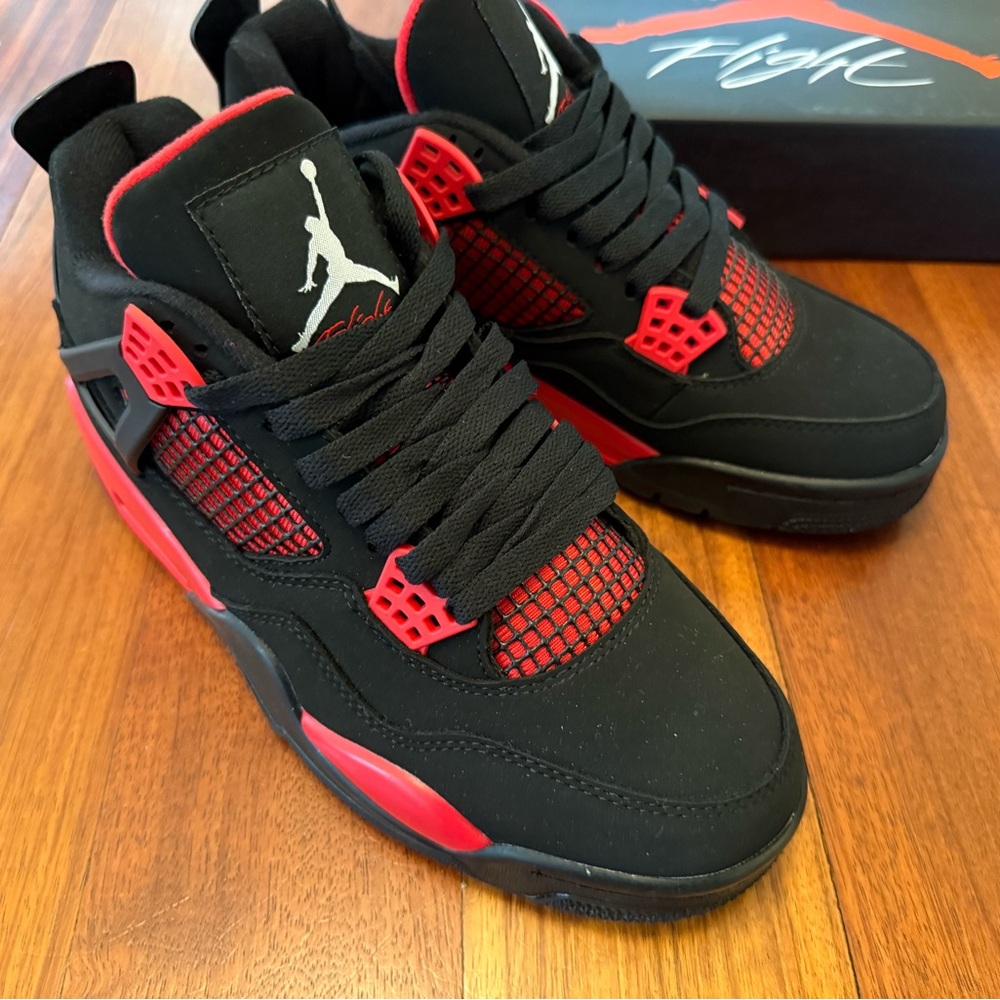 Air Jordan retro Black and Red Sneakers